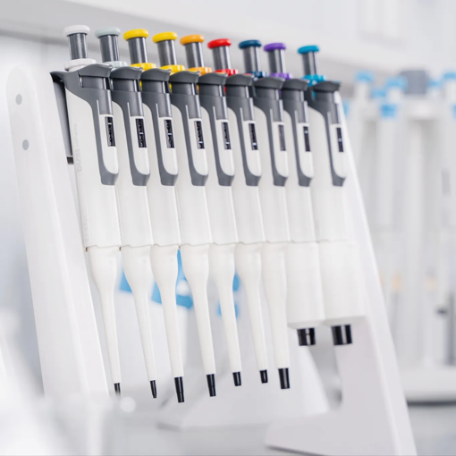 Pipeta mecánica, volumen variable, HiPette, colorida. DLab